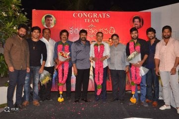 Chiranjeevi Felicitates Shatamanam Bhavathi Team